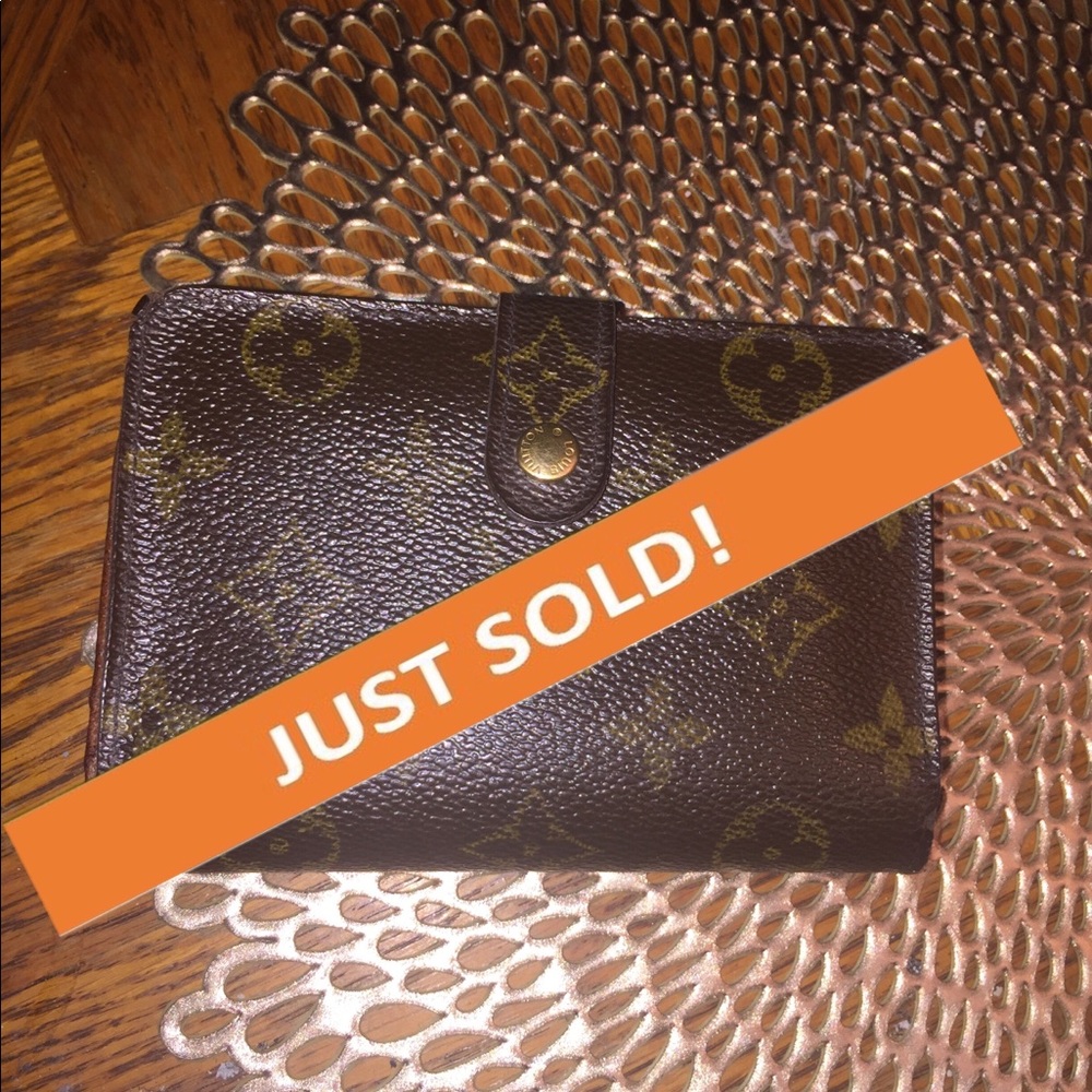 Authentic Louis Vuitton Kisslock Wallet